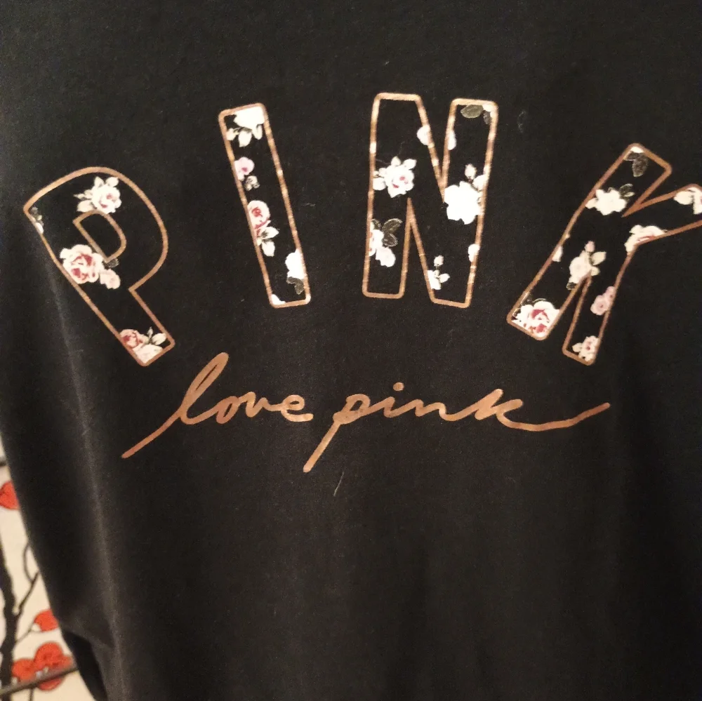 PINK Victoria's Secret Black Graphic Top XL - Picture 2 of 5